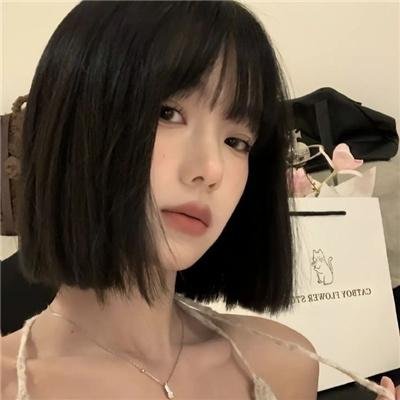 一位站立的人